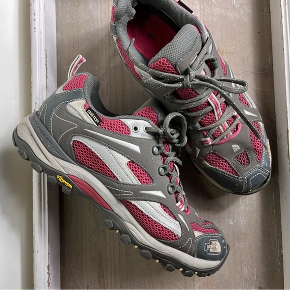 The North Face Kids' Pink and Gray Shoes - Picture 6 of 12